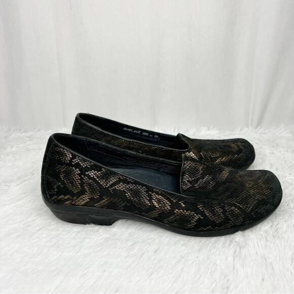 DANSKO / Olivia bronze snake print slip on comfort shoes / 39 - Picture 3 of 11